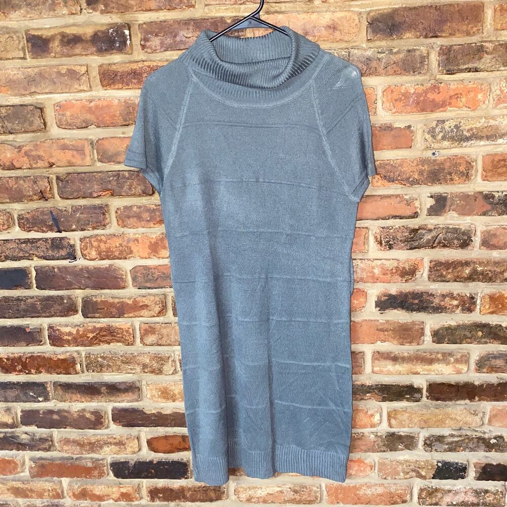 She's Cool Gray Knit Short Sleeve Turtleneck Sweater Dress Women's Size Large